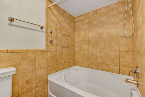 Condo in Orlando, Florida, 3 bedrooms  № 1717499 - photo 21