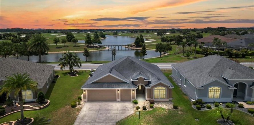 Villa ou maison à The Villages, Floride 3 chambres, 180.14 m2 № 2096187