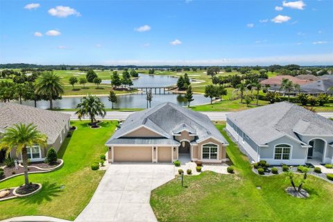 Villa ou maison à vendre à The Villages, Floride: 3 chambres, 180.14 m2 № 2096187 - photo 2