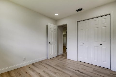 Villa ou maison à vendre à Tampa, Floride: 3 chambres, 127.83 m2 № 1870811 - photo 16