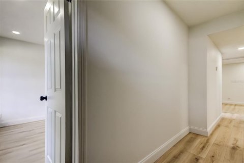 Villa ou maison à vendre à Tampa, Floride: 3 chambres, 127.83 m2 № 1870811 - photo 4