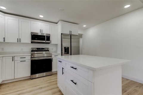 Villa ou maison à vendre à Tampa, Floride: 3 chambres, 127.83 m2 № 1870811 - photo 28
