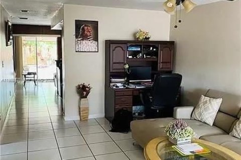 Купить коммерческую недвижимость в Тамарак, Флорида 228.35м2, № 2005754 - фото 10