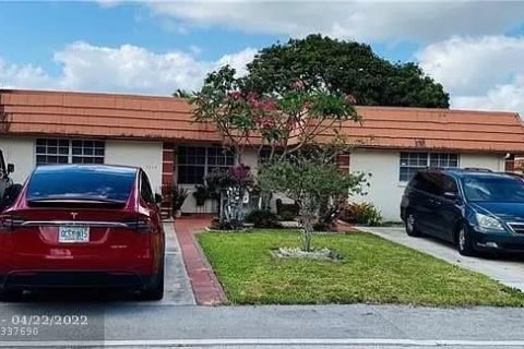 Коммерческая недвижимость в Тамарак, Флорида 228.35м2 № 2005754