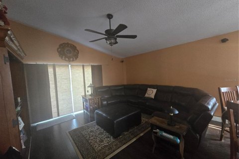House in Davenport, Florida 4 bedrooms, 185.71 sq.m. № 1796072 - photo 16