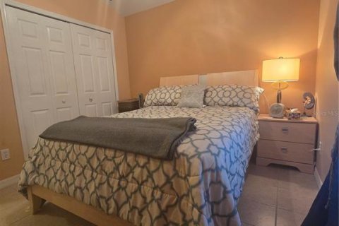 House in Davenport, Florida 4 bedrooms, 185.71 sq.m. № 1796072 - photo 22