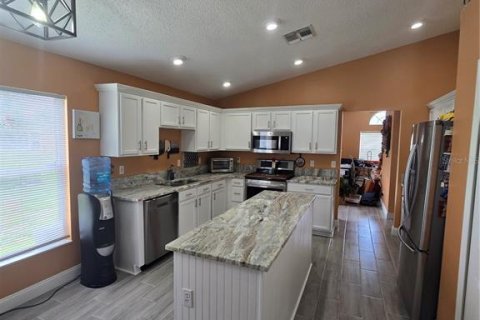 House in Davenport, Florida 4 bedrooms, 185.71 sq.m. № 1796072 - photo 4