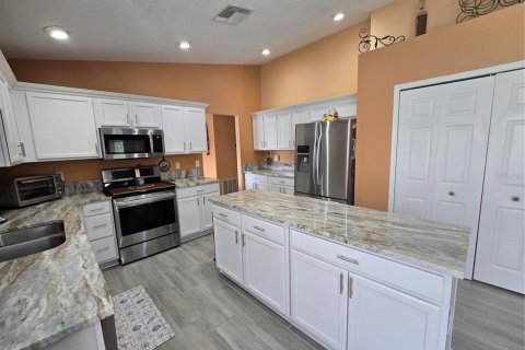 House in Davenport, Florida 4 bedrooms, 185.71 sq.m. № 1796072 - photo 9