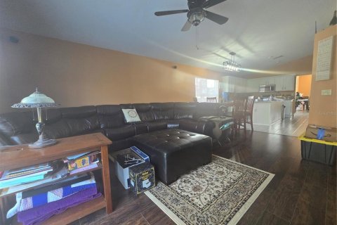 House in Davenport, Florida 4 bedrooms, 185.71 sq.m. № 1796072 - photo 15