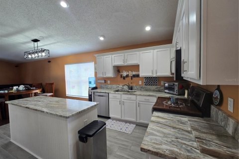 House in Davenport, Florida 4 bedrooms, 185.71 sq.m. № 1796072 - photo 8