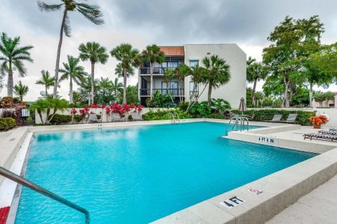 Condo in West Palm Beach, Florida, 2 bedrooms  № 2246276 - photo 18