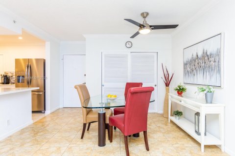 Condo in Hollywood, Florida, 1 bedroom  № 1756159 - photo 13