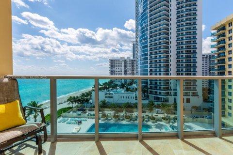 Condo in Hollywood, Florida, 1 bedroom  № 1756159 - photo 3