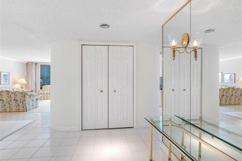 Condo in Clearwater, Florida, 2 bedrooms  № 1625645 - photo 4