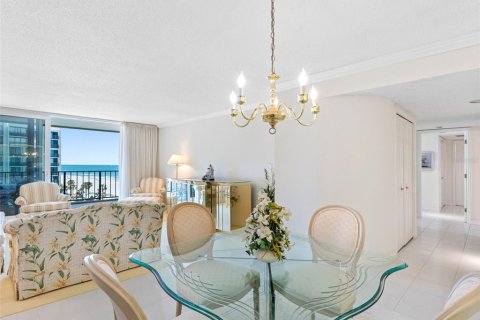 Condo in Clearwater, Florida, 2 bedrooms  № 1625645 - photo 11