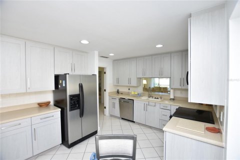 House in Sarasota, Florida 3 bedrooms, 158.49 sq.m. № 1539393 - photo 5