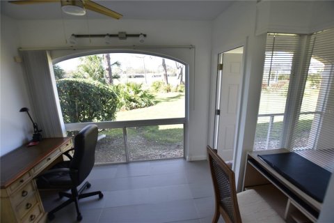House in Sarasota, Florida 3 bedrooms, 158.49 sq.m. № 1539393 - photo 4