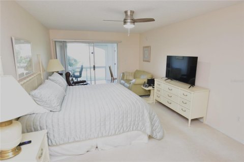 House in Sarasota, Florida 3 bedrooms, 158.49 sq.m. № 1539393 - photo 21