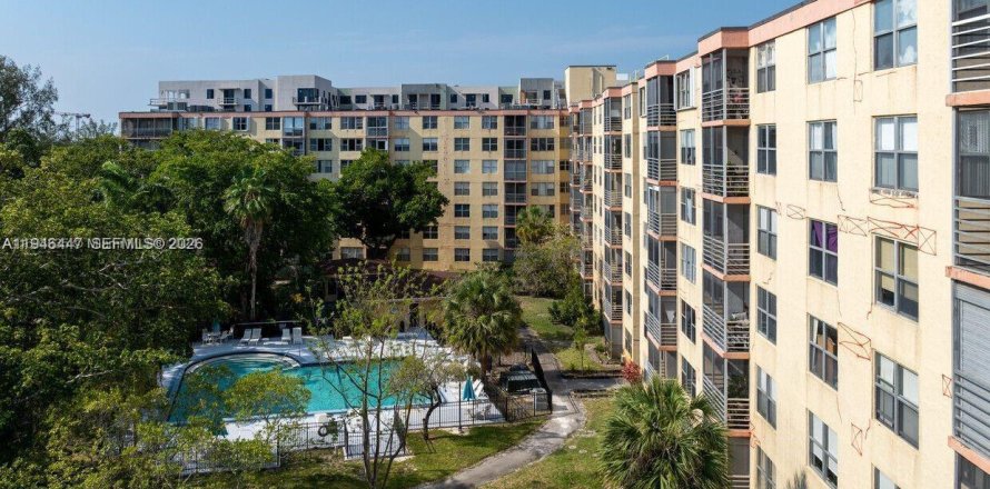 Condo in Miami, Florida, 2 bedrooms  № 2002660