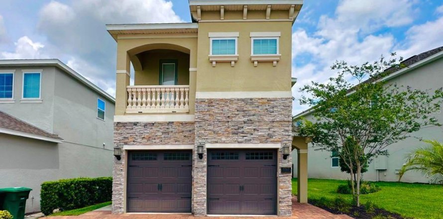 House in Kissimmee, Florida 6 bedrooms, 302.21 sq.m. № 1569961
