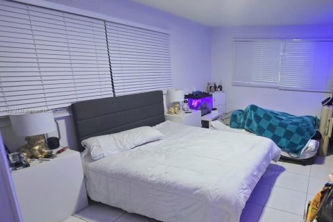 Villa ou maison à louer à Palmetto Bay, Floride: 2 chambres, 85.66 m2 № 1927506 - photo 15