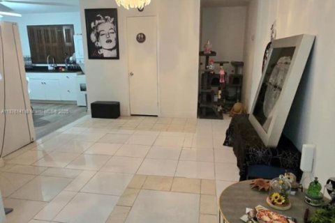 Villa ou maison à louer à Palmetto Bay, Floride: 2 chambres, 85.66 m2 № 1927506 - photo 7