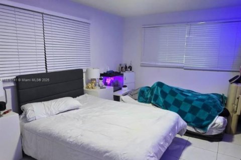 Villa ou maison à louer à Palmetto Bay, Floride: 2 chambres, 85.66 m2 № 1927506 - photo 14