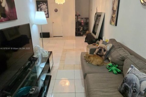 Villa ou maison à louer à Palmetto Bay, Floride: 2 chambres, 85.66 m2 № 1927506 - photo 6