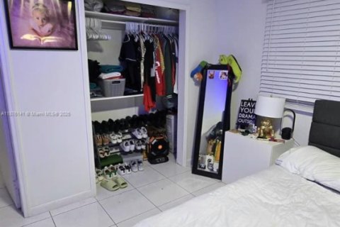 Villa ou maison à louer à Palmetto Bay, Floride: 2 chambres, 85.66 m2 № 1927506 - photo 16