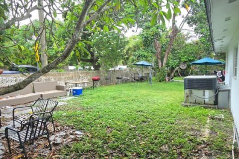 Villa ou maison à louer à Palmetto Bay, Floride: 2 chambres, 85.66 m2 № 1927506 - photo 25