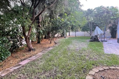 Villa ou maison à louer à Hollywood, Floride: 4 chambres, 187.2 m2 № 1966432 - photo 18