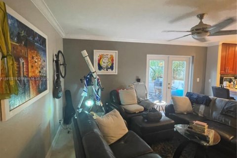 Villa ou maison à louer à Hollywood, Floride: 4 chambres, 187.2 m2 № 1966432 - photo 9