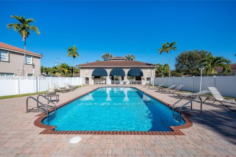 Купить таунхаус в Хомстед, Флорида 4 спальни, 188.41м2, № 2046112 - фото 24