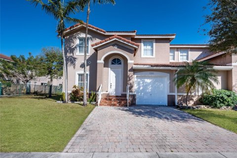 Купить таунхаус в Хомстед, Флорида 4 спальни, 188.41м2, № 2046112 - фото 2