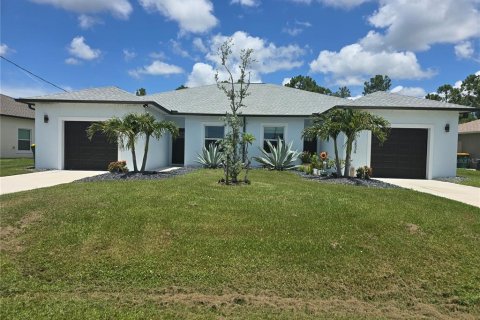 Immobilier commercial à Port Charlotte, Floride 6 chambres, 198.44 m2 № 2304733