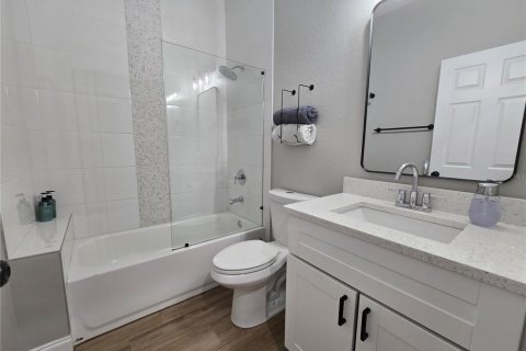 Commercial property in Port Charlotte, Florida 6 bedrooms, 198.44 sq.m. № 2304733 - photo 7