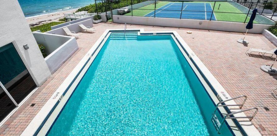 Condominio en Highland Beach, Florida, 2 dormitorios  № 1074837