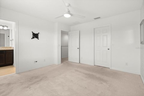 Townhouse in Davenport, Florida 3 bedrooms, 149.2 sq.m. № 2211297 - photo 13