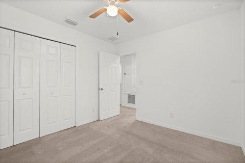 Townhouse in Davenport, Florida 3 bedrooms, 149.2 sq.m. № 2211297 - photo 16