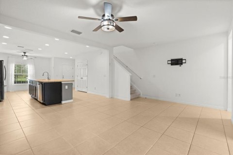 Townhouse in Davenport, Florida 3 bedrooms, 149.2 sq.m. № 2211297 - photo 10