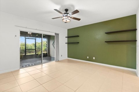 Townhouse in Davenport, Florida 3 bedrooms, 149.2 sq.m. № 2211297 - photo 6