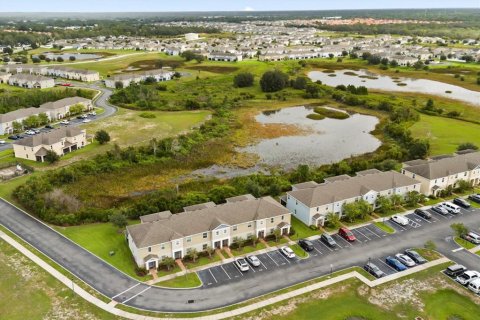 Townhouse in Davenport, Florida 3 bedrooms, 149.2 sq.m. № 2211297 - photo 29
