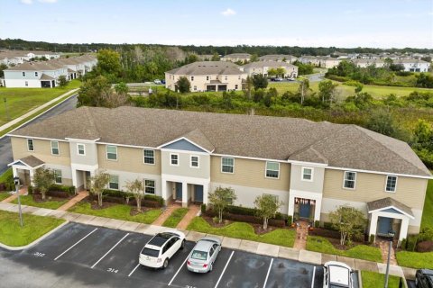 Townhouse in Davenport, Florida 3 bedrooms, 149.2 sq.m. № 2211297 - photo 25