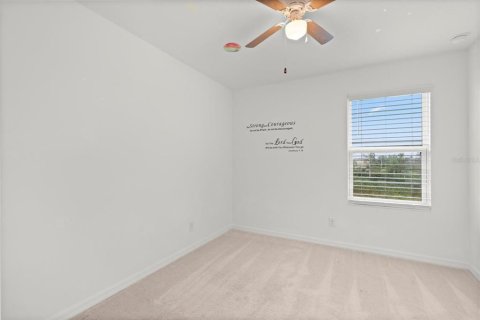 Townhouse in Davenport, Florida 3 bedrooms, 149.2 sq.m. № 2211297 - photo 18