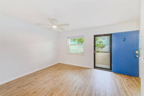 Copropriété à vendre à Indian Rocks Beach, Floride: 2 chambres, 64.1 m2 № 1901742 - photo 4