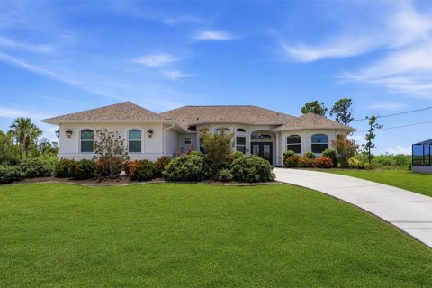 House in Rotonda, Florida 4 bedrooms, 253.07 sq.m. № 2227830
