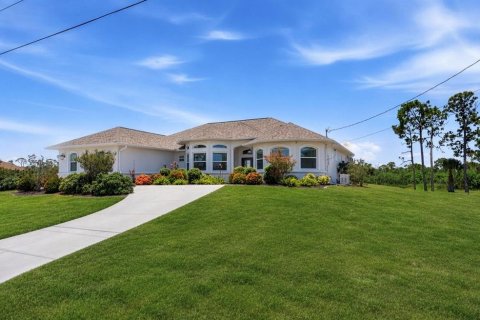 Casa en venta en Rotonda, Florida, 4 dormitorios, 253.07 m2 № 2227830 - foto 3