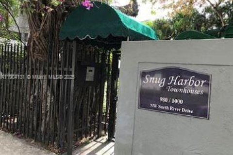 Touwnhouse à vendre à Miami, Floride: 2 chambres, 102.19 m2 № 1954853 - photo 15