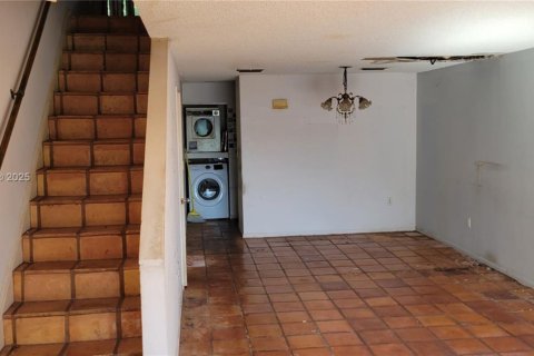 Touwnhouse à vendre à Miami, Floride: 2 chambres, 102.19 m2 № 1954853 - photo 6