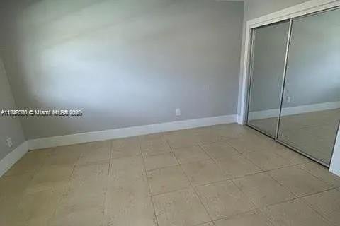 Casa en venta en Miami, Florida, 5 dormitorios, 269.42 m2 № 1848776 - foto 19
